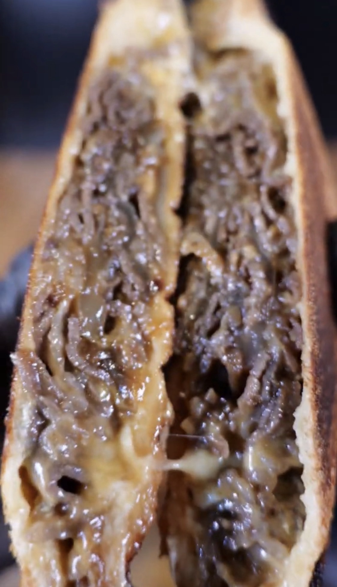 チー牛をホットサンドにしてみた｜甘辛牛肉とチーズが背徳すぎるホットサンド